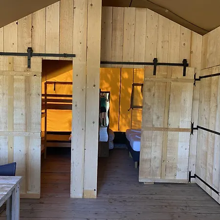 Роскошный шатер Family Friendly Glamping Tent For 5 In The Heart Of France