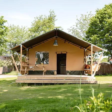 Роскошный шатер Family Friendly Glamping Tent For 5 In The Heart Of France Saint-Desire
