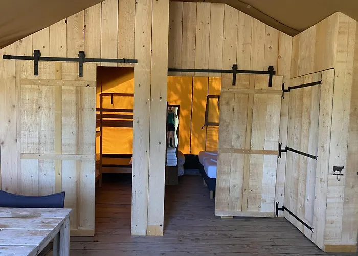 Роскошный шатер Family Friendly Glamping Tent For 5 In The Heart Of France