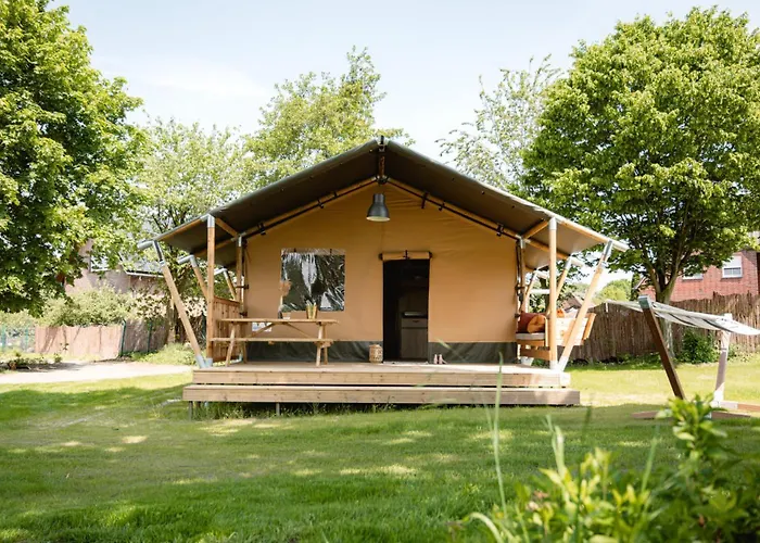 Роскошный шатер Family Friendly Glamping Tent For 5 In The Heart Of France Saint-Desire